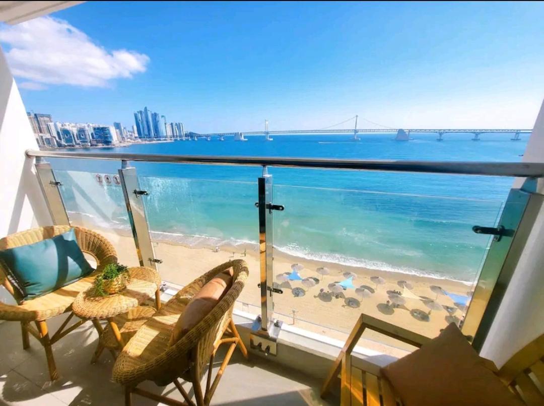 Gwangalli Grand Terrace Ocean View ปูซาน ภายนอก รูปภาพ