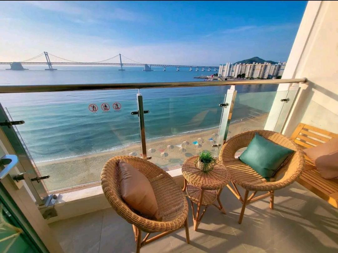 Gwangalli Grand Terrace Ocean View ปูซาน ภายนอก รูปภาพ